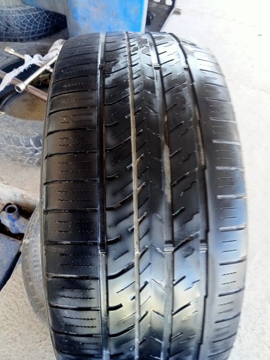 Продам Шину235/45/R18