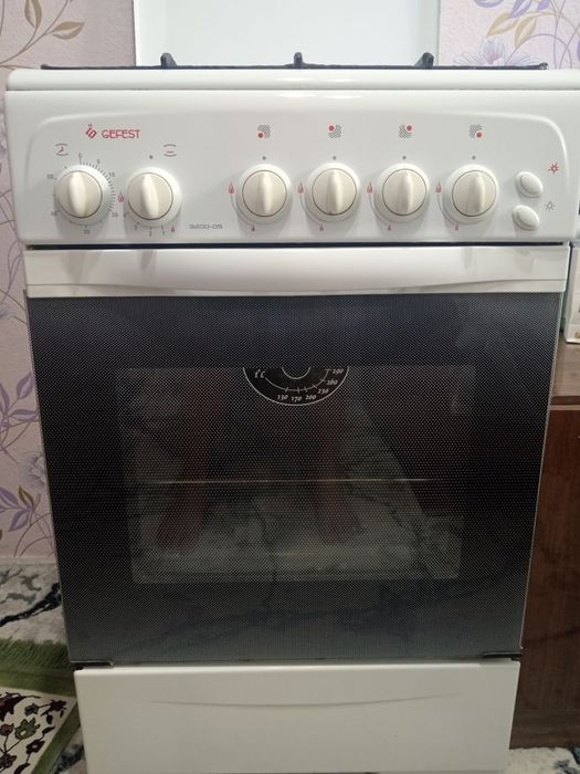 Продается газовая плита "GEFEST" в отличном  состоянии.