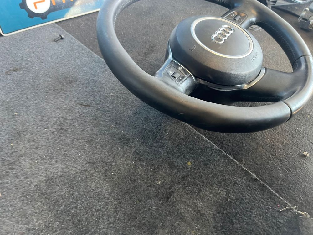 Трилъчев волан кръгъл бег пера Audi A8 Airbag 4e0419091ar с пера