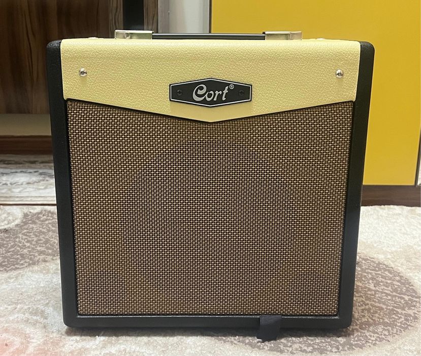 Комбоусилитель Cort amplifier CM15R