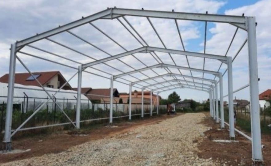 Vând hala metalica