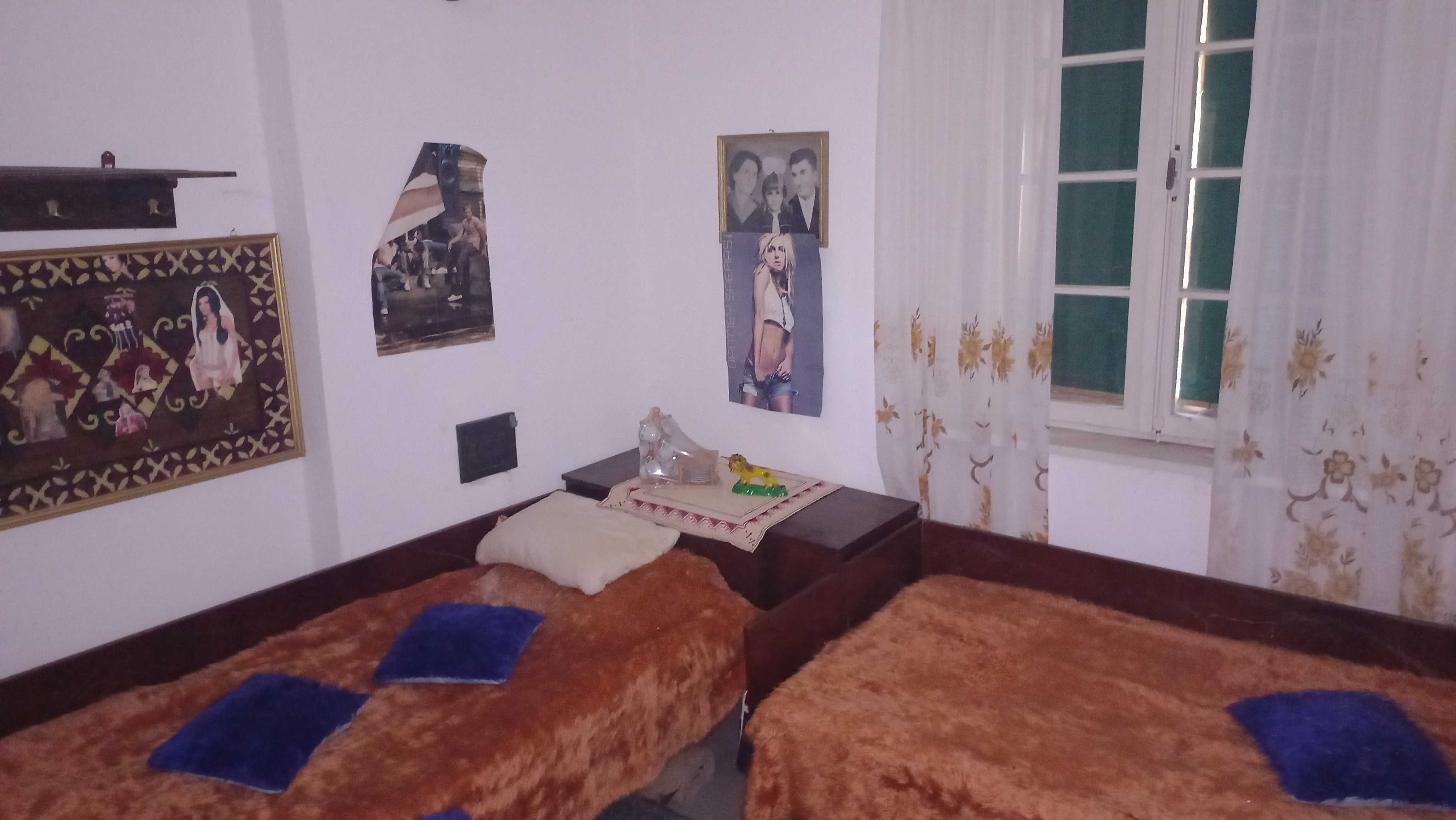 С.Крета-масивна къща 130кв.м. допълнителни постройки-над 150кв.м.