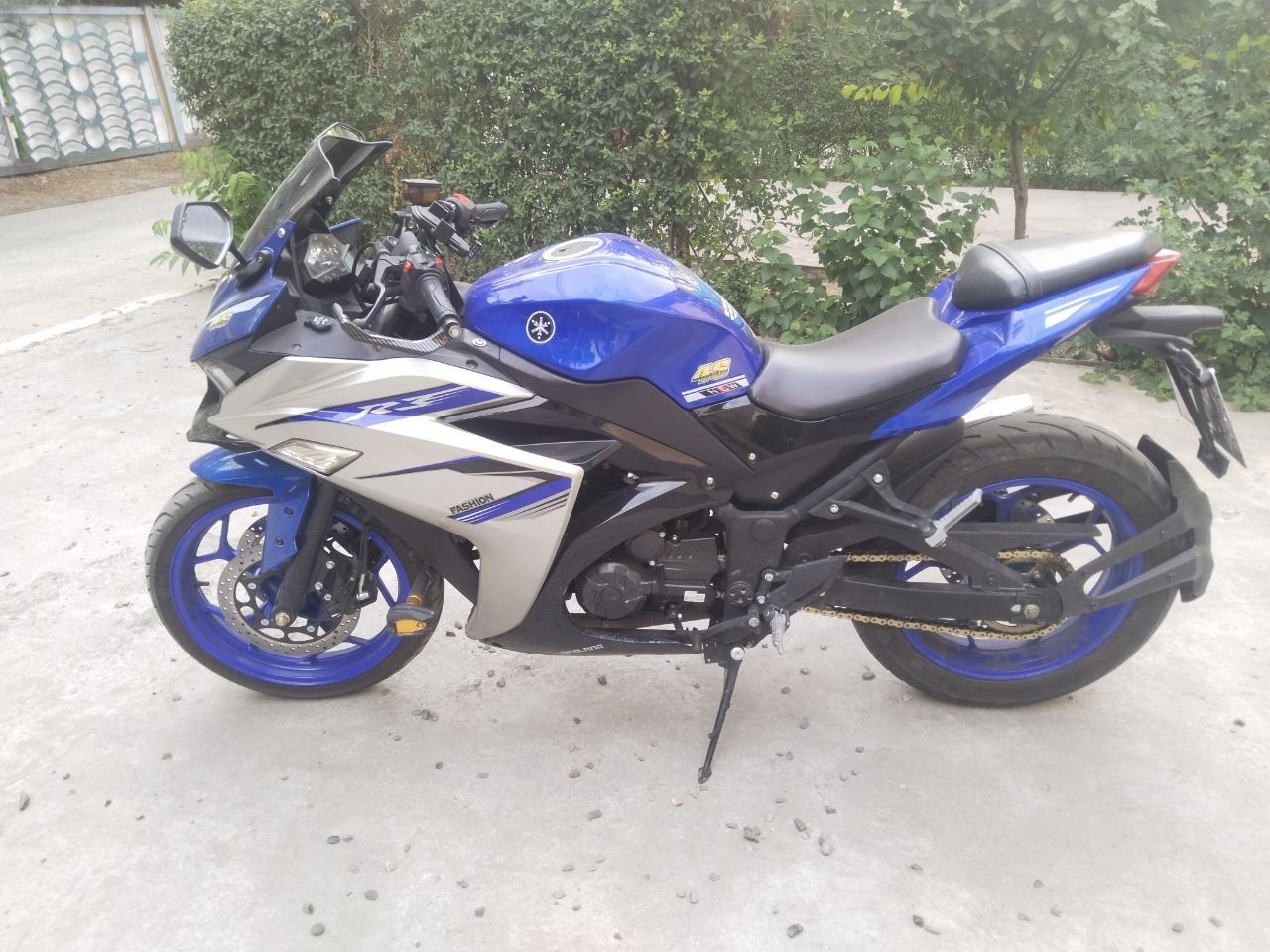 Moto R3 motosikl