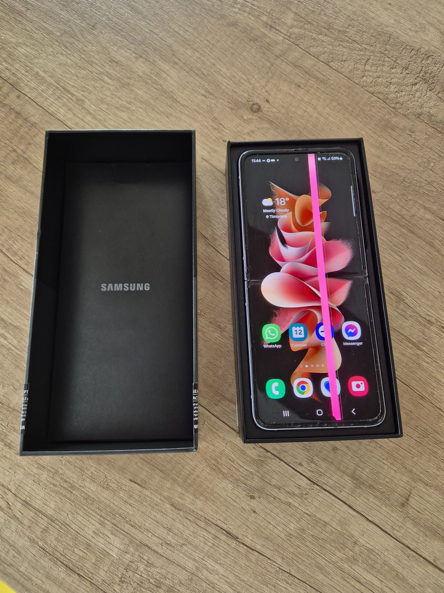 Samsung Galaxy Z Flip 3 5G (cu linie pe ecran)