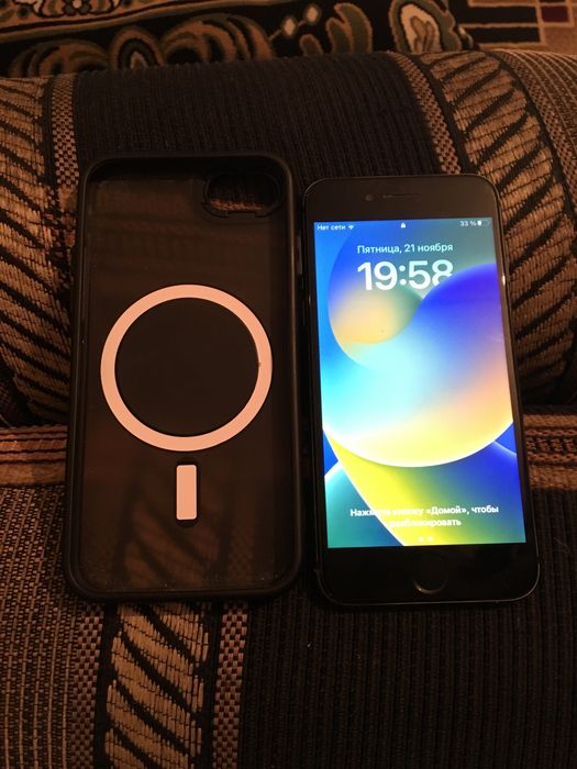 Айфон 8 64гб емкость 90  Срочно