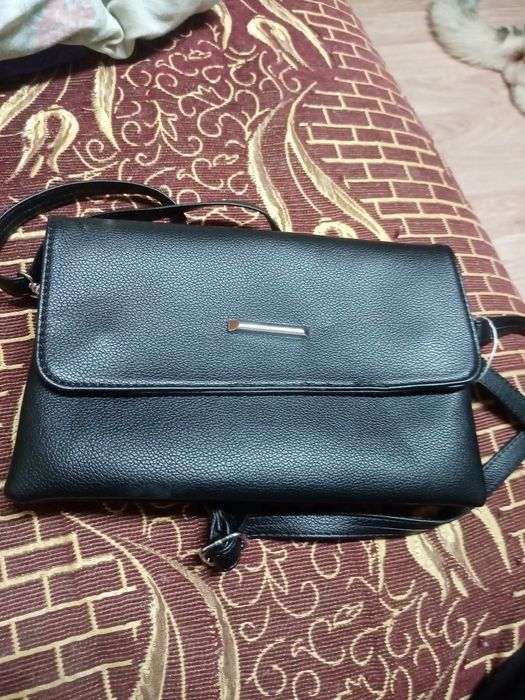 Продам женскую сумку