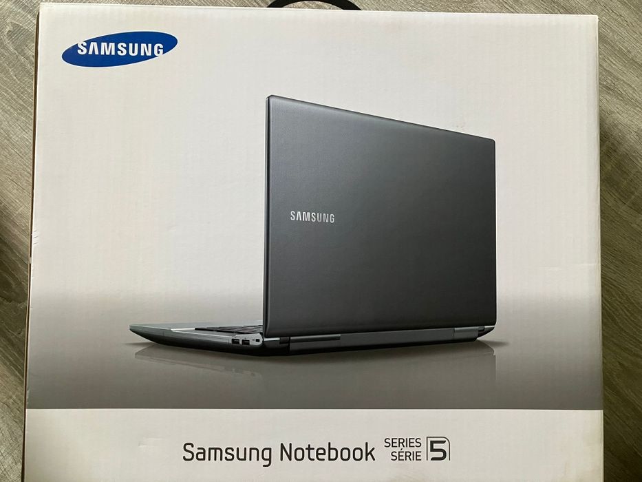 лаптоп SAMSUNG notebook