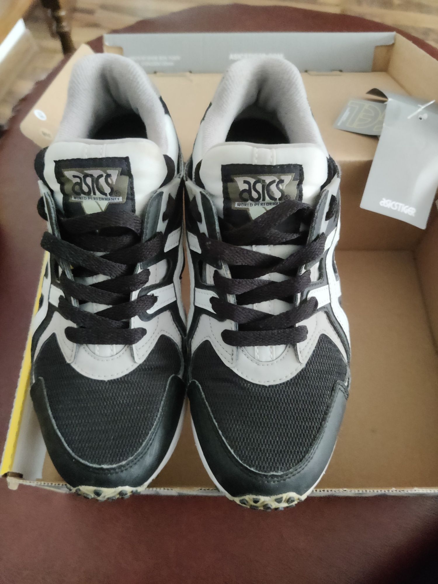 Gallus piele mar. 41 / măr. 36 ASICS/ Nike Noi mar. 38