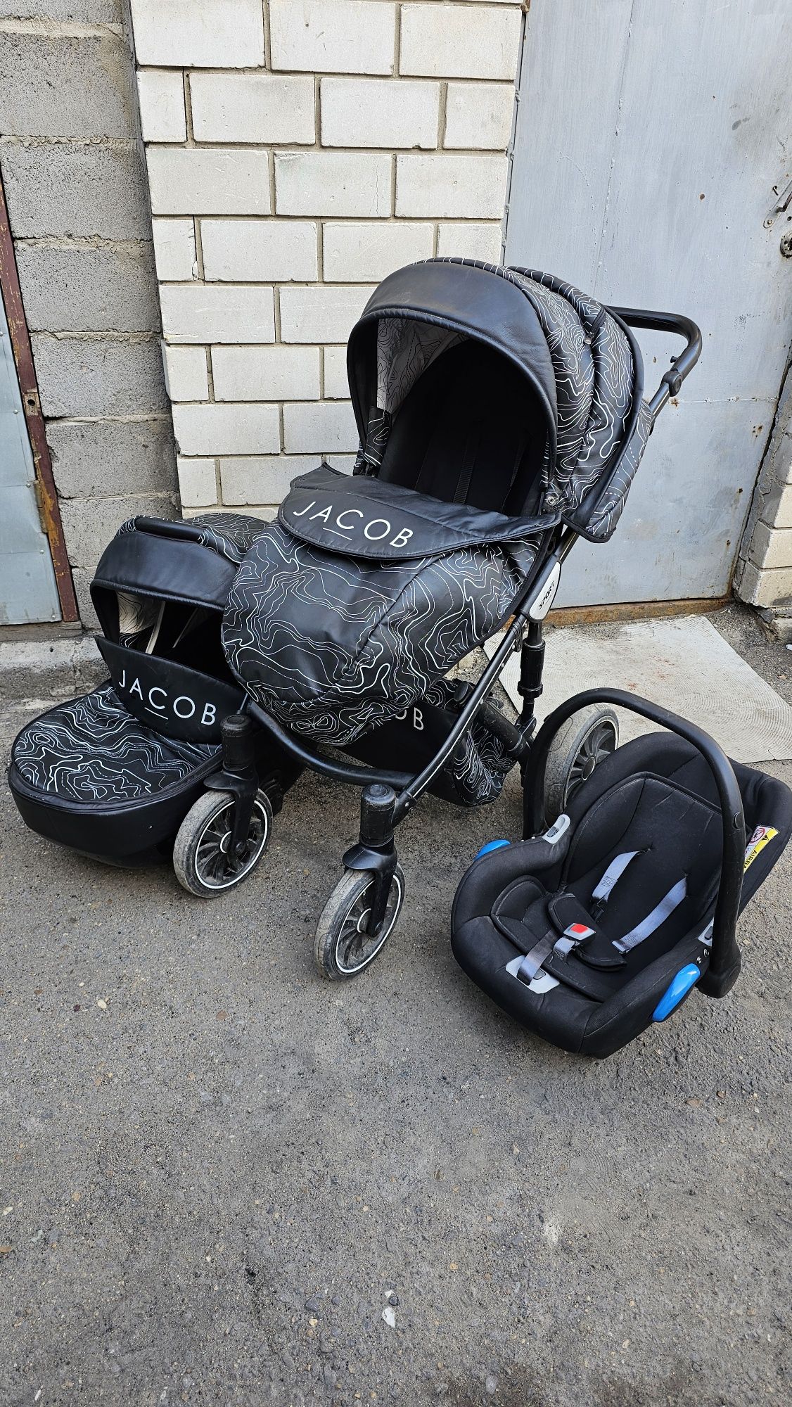 Комфортная коляска Anex Sport Jacob 3 в 1 ищет нового пассажира