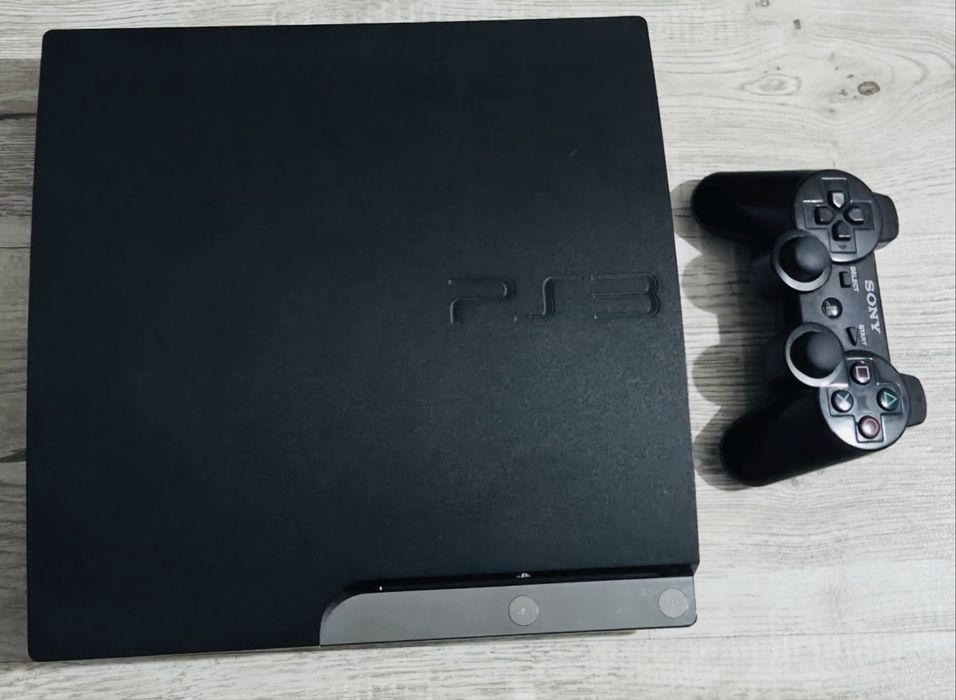 Vand PS3 + 16 jocuri