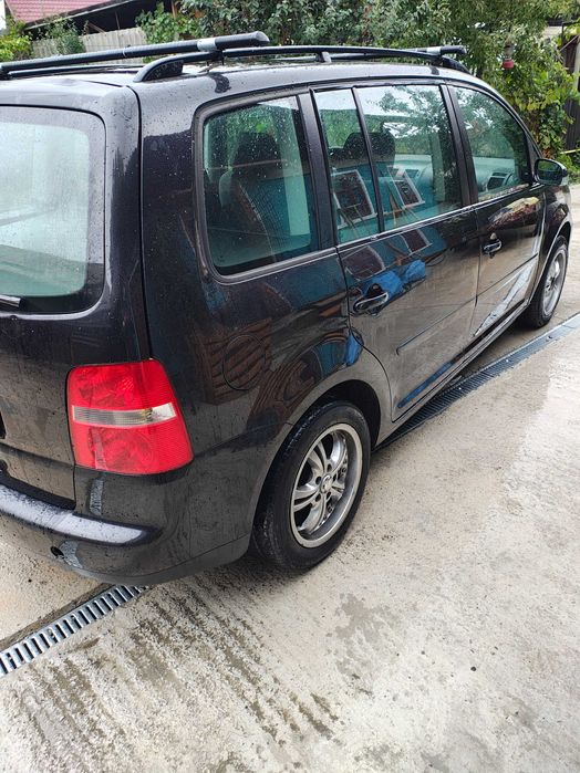 Vând Vw Touran 1.6 fsi GPL Zavoli