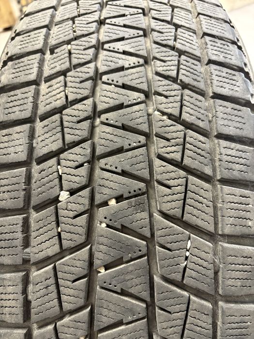 Продавам 4 зимни гуми bridge stone Blizzak 225 55 19