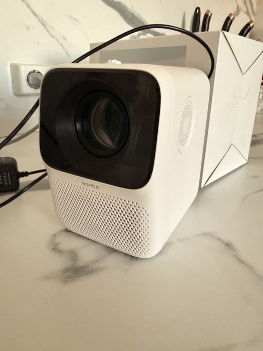 Продам продектор WANBO PROJECTOR