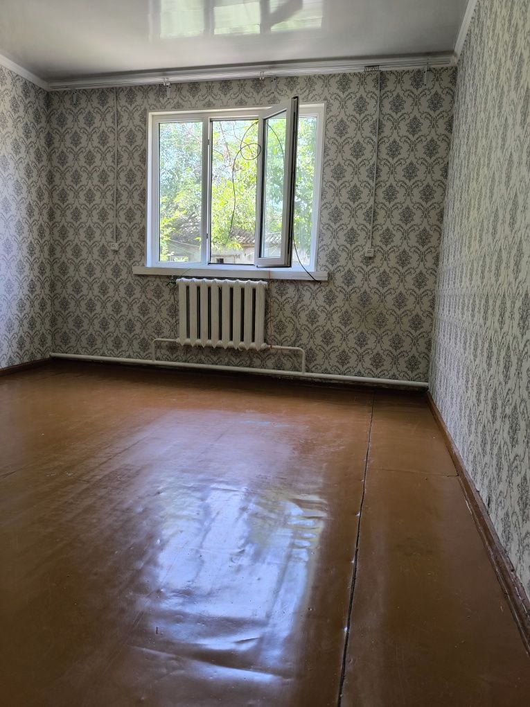 1 ком квартиру Спутник 1 на втором этаже. Ремонт акфа рамы железная дв