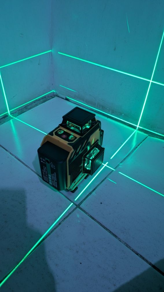 Laser uroven 4 D explorer