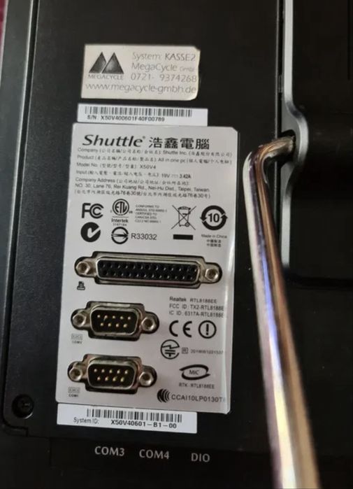 All-in-one calculator incorporat in monitor