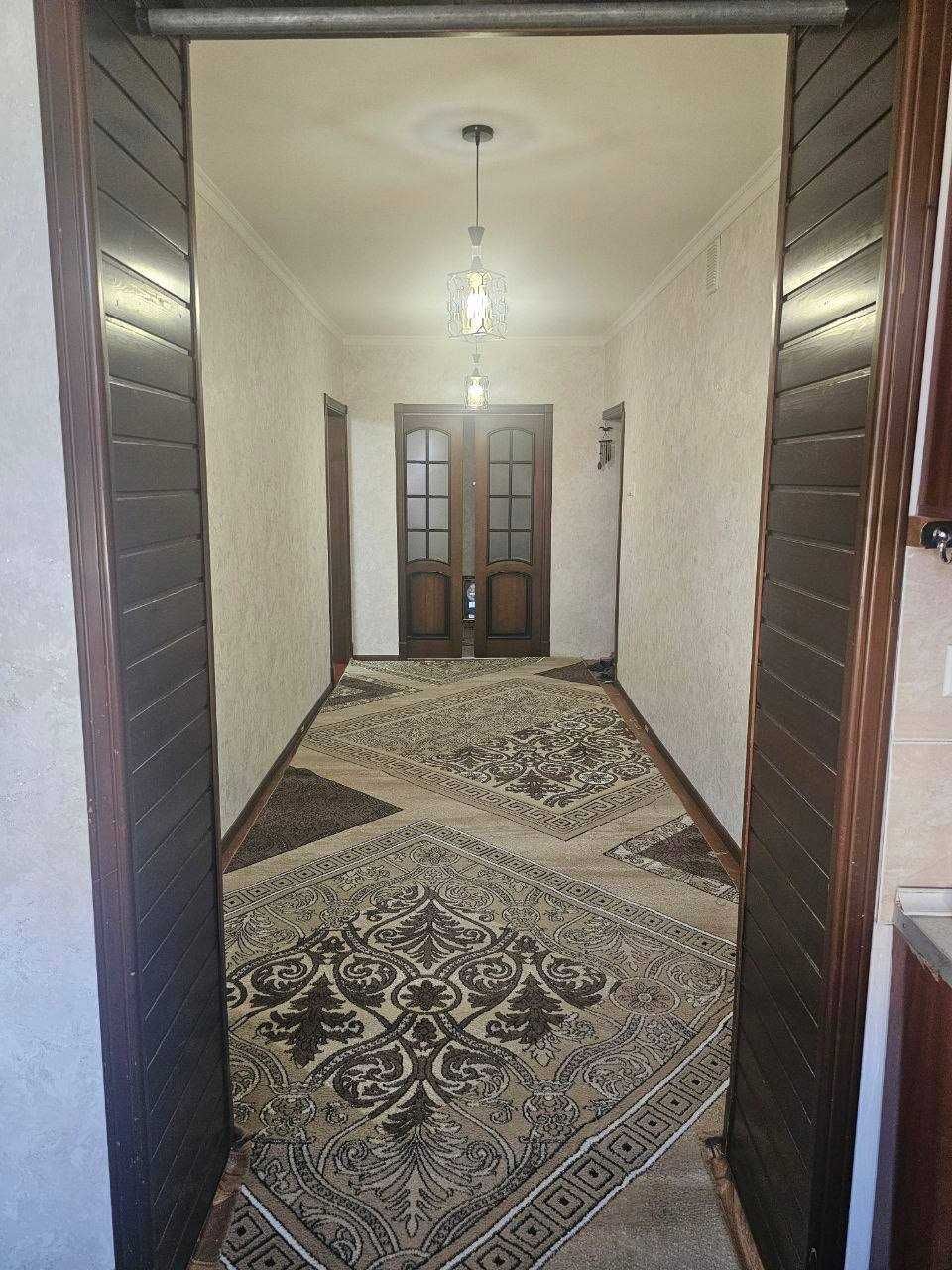 3 хоналик квартира 4 этаж кирпичный дом, шарк 1, гор больница
