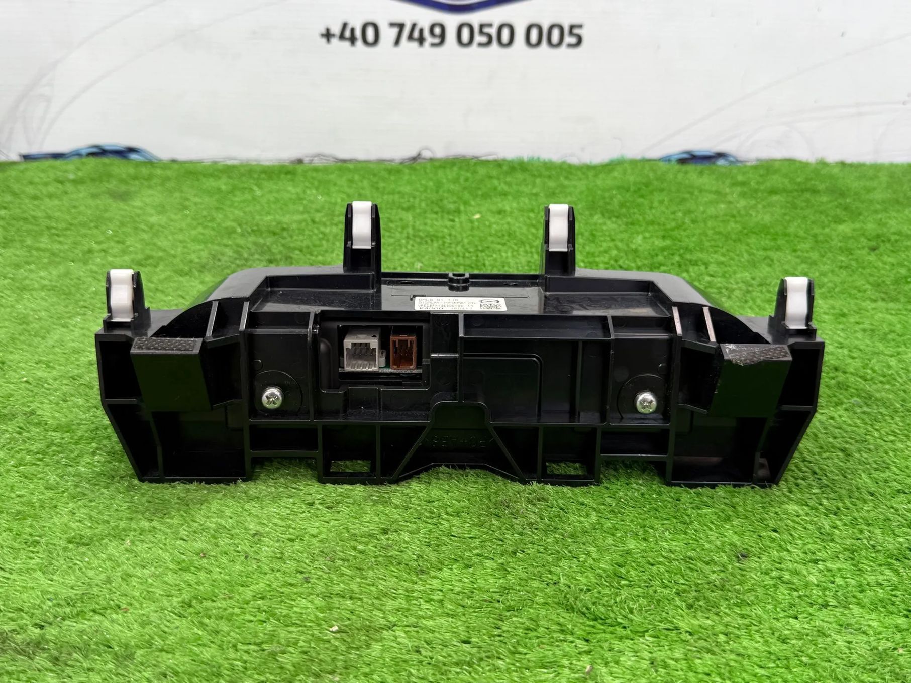 DISPLAY NAVIGATIE / ECRAN CONTROL MEDIA MAZDA 6 SPORT 2015 2.2 DIESEL COD OEM K4000-150417 VPEZBF-14E800-AB 2012-2025