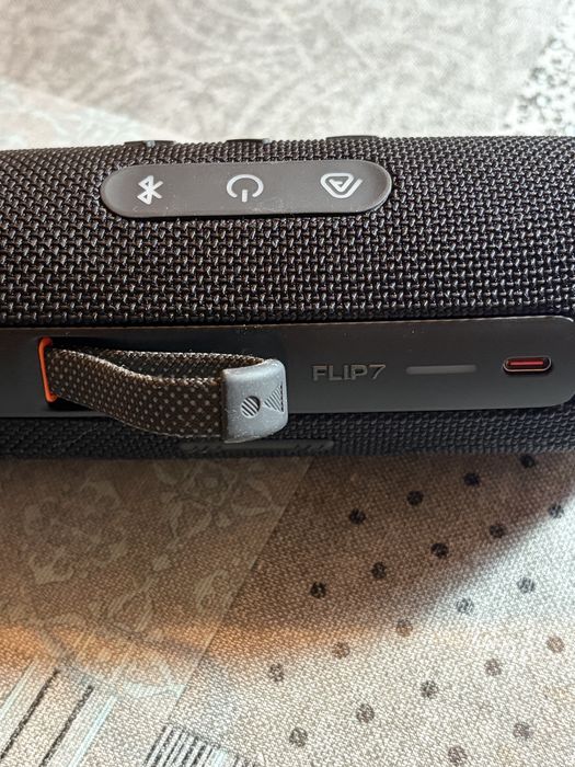 Bose max flex jbl flip harman kardon denon sony bang olufsen