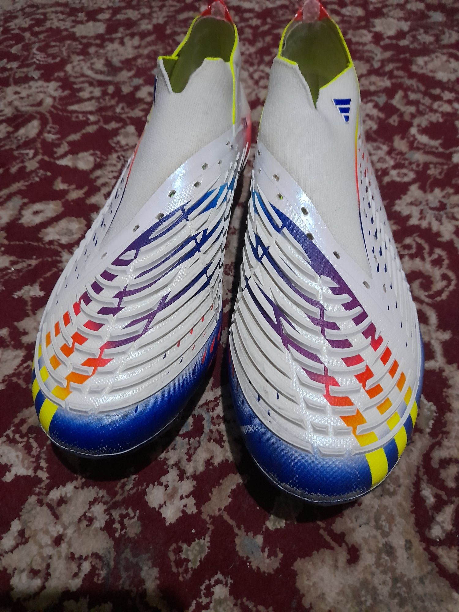 Butsi 42-44 gacha boladi togri keladi 3 marta kiyilgan
