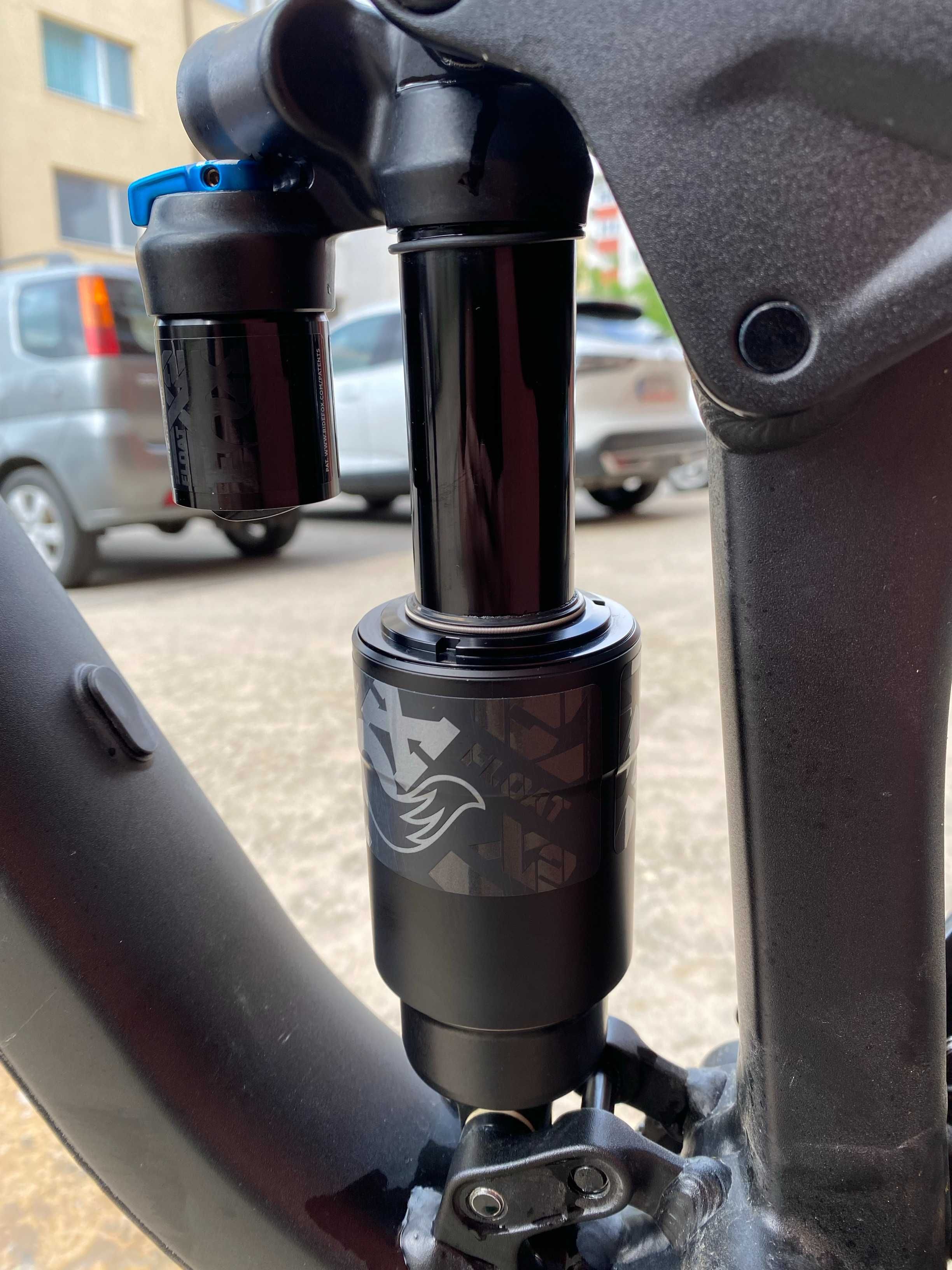 2024 FOX performance series float X2