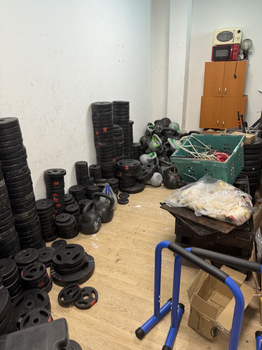 Gantere reglabile seturi de la 2x10 kg. Pana la 2x25 kg pret 8 lei kg.