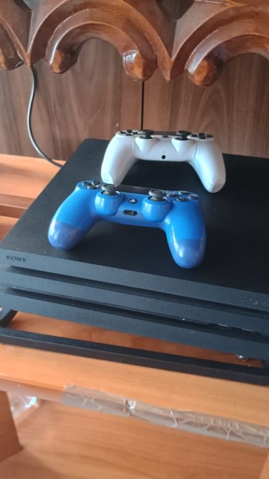 PS 4 pro 4 k impecabil nou