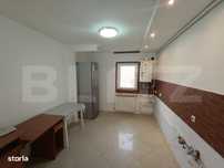 Apartament spatios  - 4 camere, 2 bai, 2 balcoane, loc de parcare