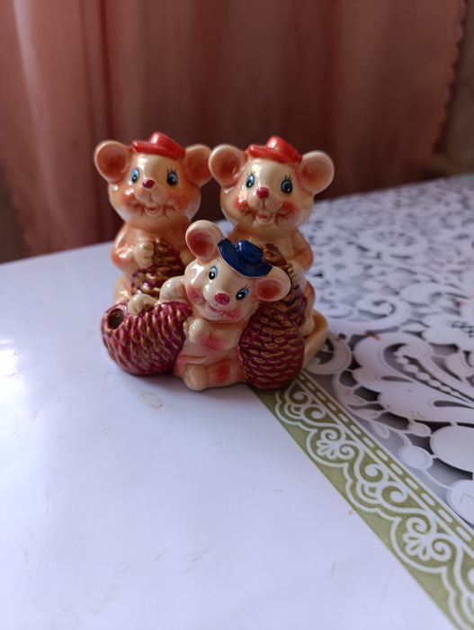 Продам два новых наборов для специй