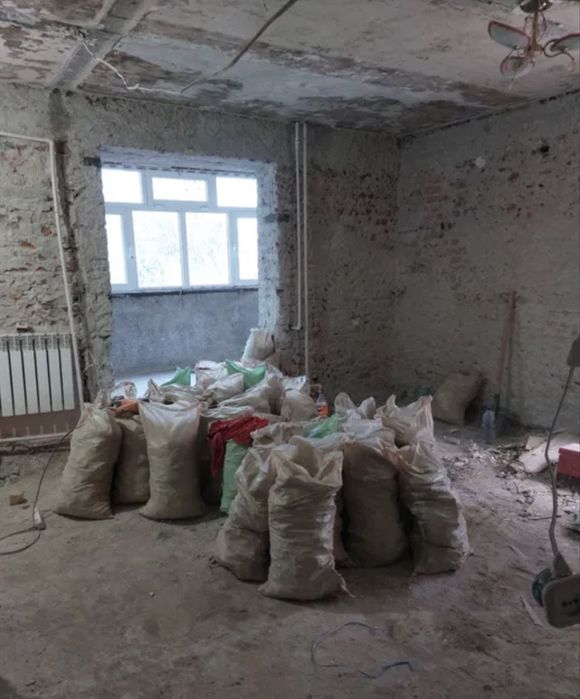 Kunlik ishchi , yuklarni etajlarga zinada  olib chiqib beramiz !