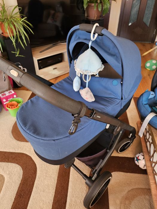 Количка Cybex balios s lux с много подаръци