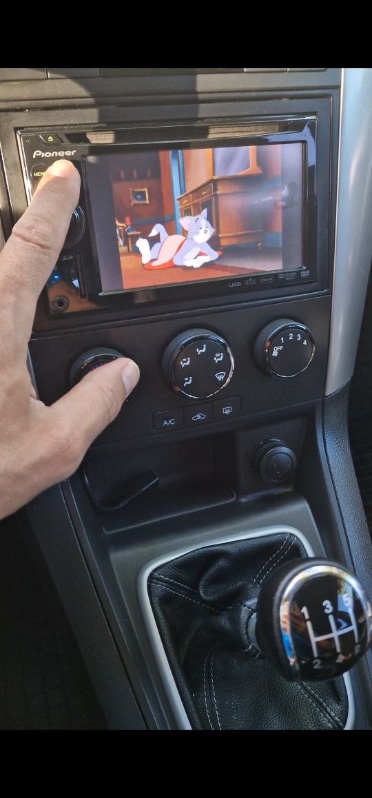 Pioneer Avic F910bt / мултимедия / Pioneer/ медия за кола / multimedia