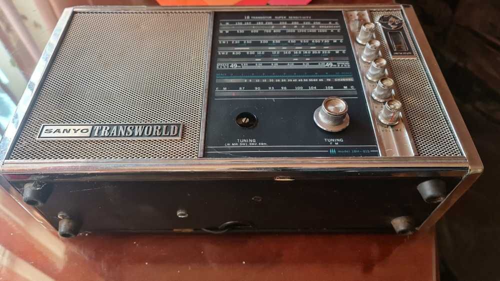 radio sanyo transworld ( Senator de Luxe ) / radio vintage de colectie