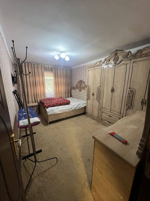 Сдается 3x комнатная квартира 
C обстановкой 
Район: Радуга
Этаж: 2
Це