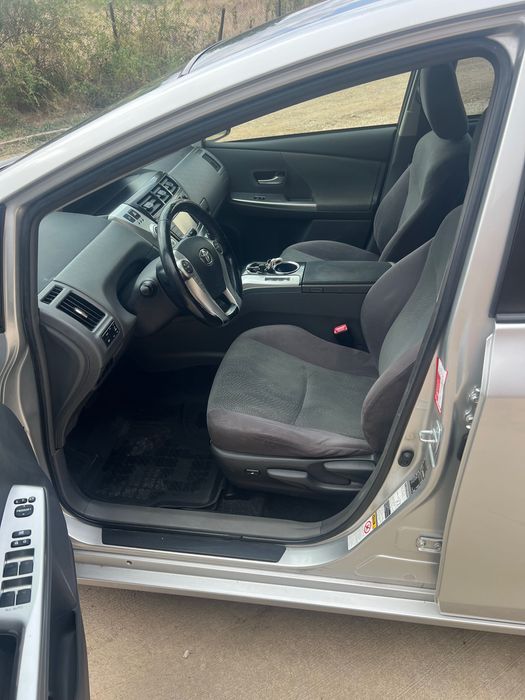 2013 Тойота Приус Плюс