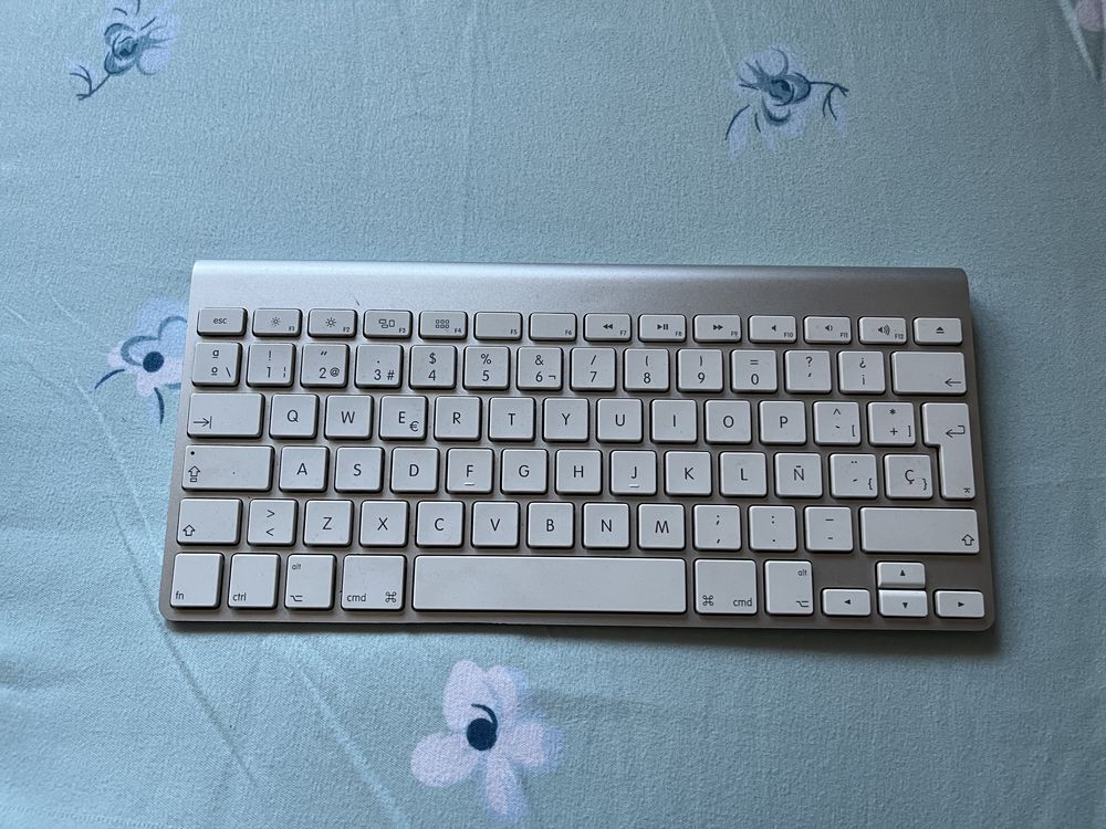 Apple Magic Keyboard A1314 , Tastatura Bluetooth Wireless Aluminiu