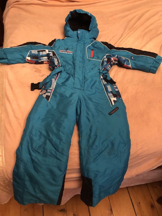 Комбинизон можно и на девочку ,а также на мальчика