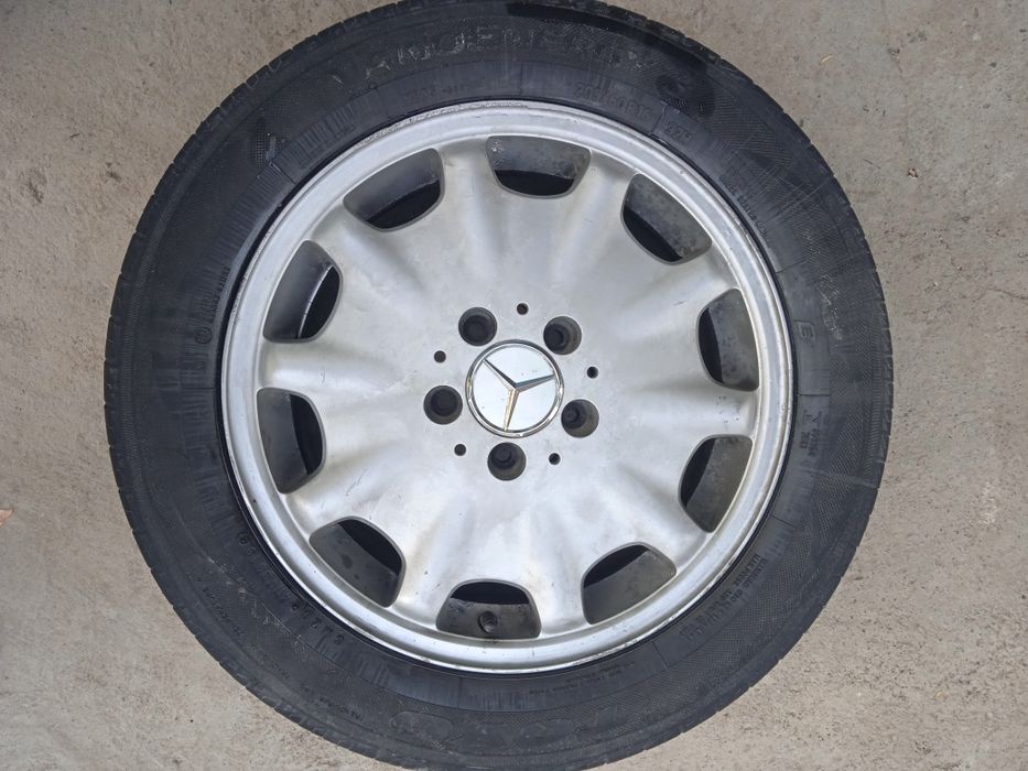 Диски        покрышкой       мерс     на     шестнадцать       летние.