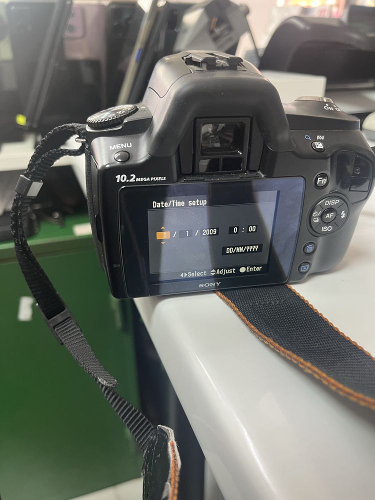 Фотоапарат Sony DSLR-A230 + Обектив Sony SAL1855