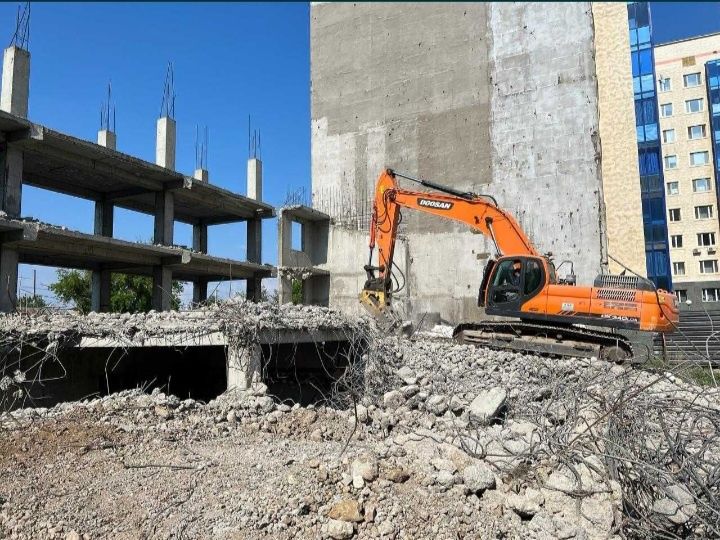 Демонтаж зданий снос построек строений дома коттеджа