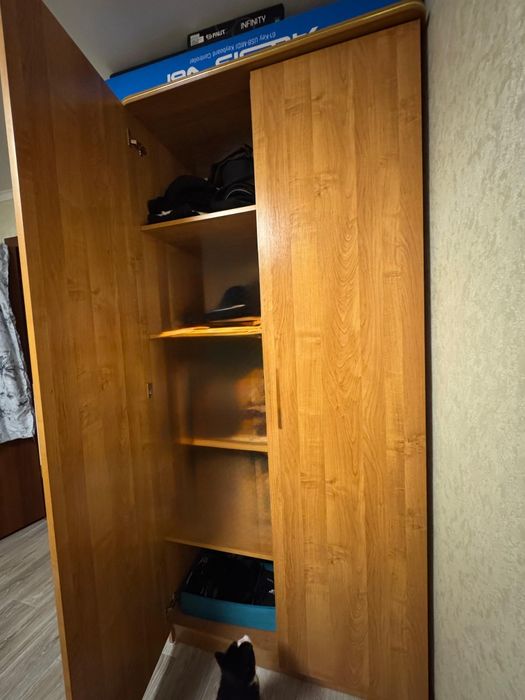 Продам шкаф под одежду