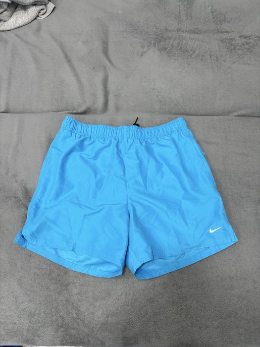 Къси панталони на Nike.