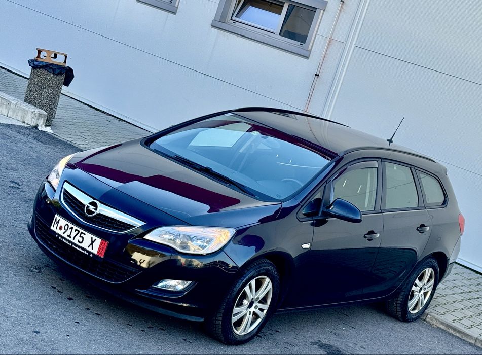 Opel Astra J 1.7 CDTI 2012