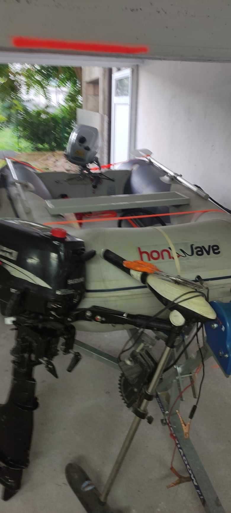 Надуваема лодка HONDA MARINE като нова с двигател HONDA 2.3 HP