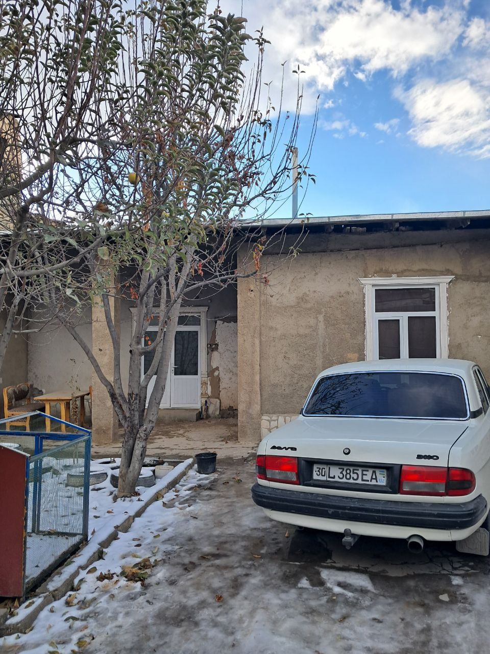 Шахарда ховли сотилади