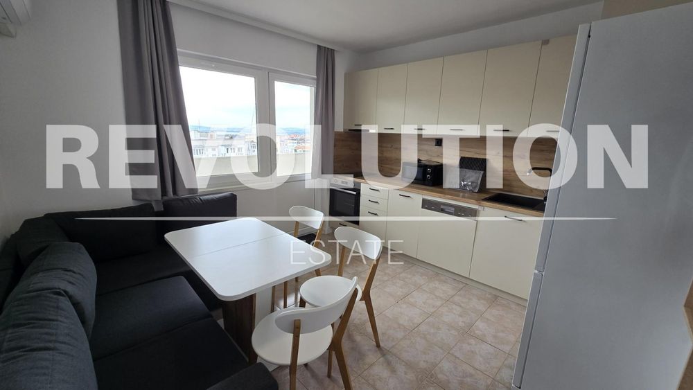 Дава се под наем Тристаен апартамент в Варна, Център - 80 кв.м за 750 € - Снимка #15