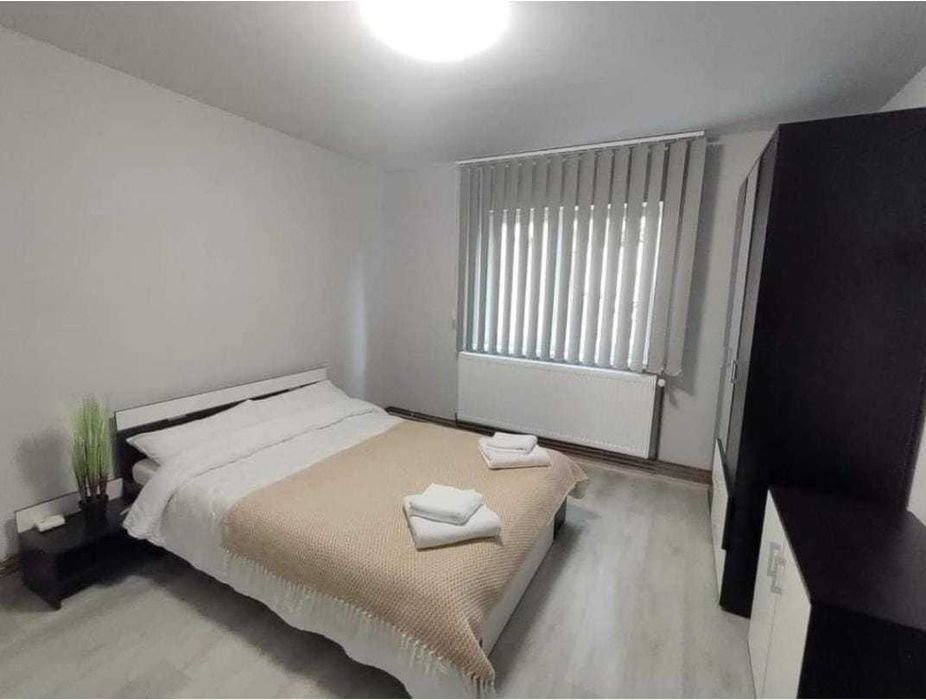 Apartament cu 3 dormitoare de inchiriat maxim 6 persoane