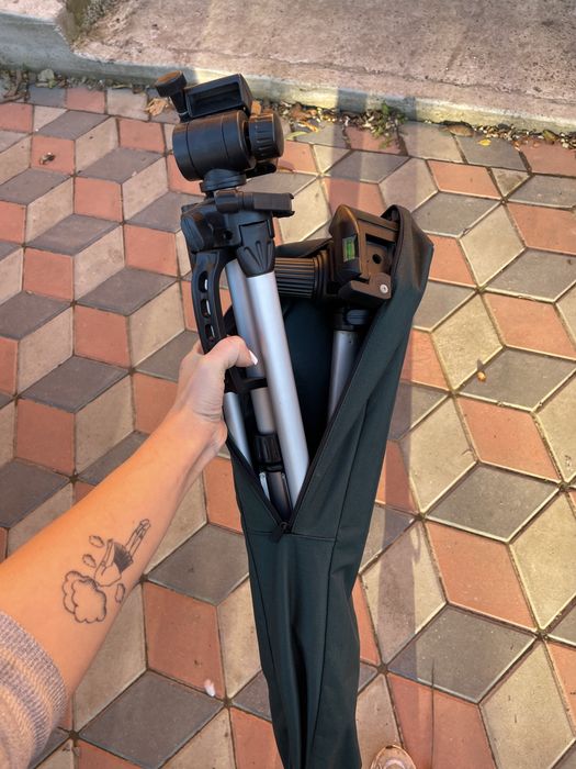 Vând cameră video Panasonic AG90