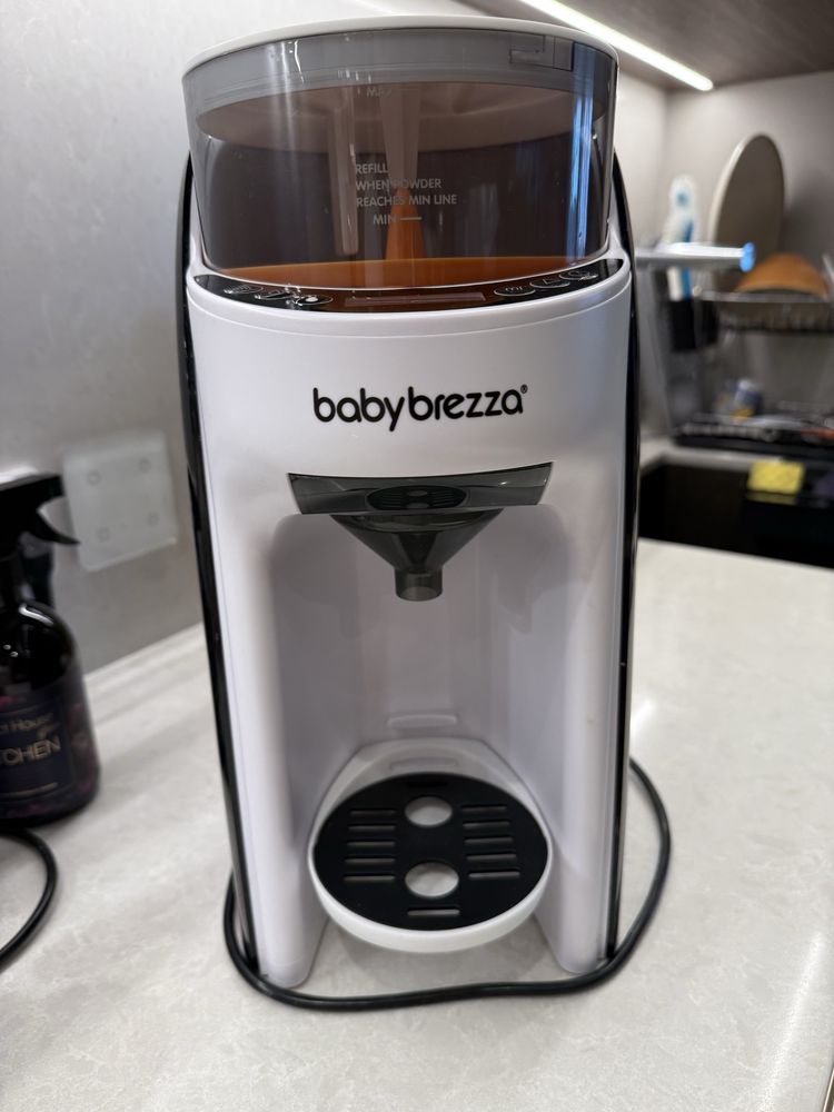 Baby Brezza машина за адаптирано мляко