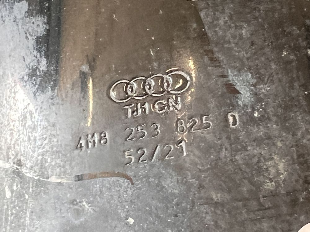 Накрайници за ауспух Audi RSQ8 4M8253825D